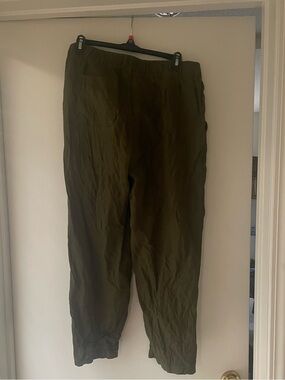 Quince khaki green linen pants
